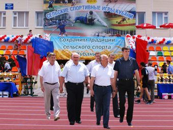 Кубанские чиновники "сходили на стадион" с помощью фотошопа Picture