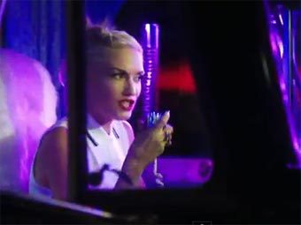 Кадр из клипа "Settle Down" группы No Doubt