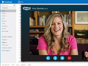 Скриншот видеочата в Outlook. Изображение с сайта office.com