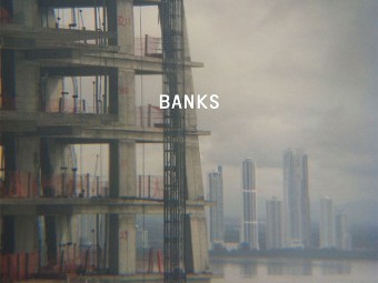 Фрагмент обложки альбома Пола Бэнкса "Banks"