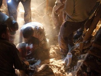 Последствия землетрясения в Иране. Фото (c)AFP Последствия землетрясения в Иране. Фото (c)AFP
