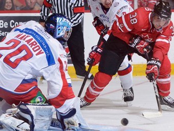 Российские хоккеисты обыграли канадцев и вышли вперед в Суперсерии-2012