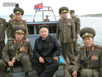 Ким Чен Ын на острове Мудо. Фото KCNA Ким Чен Ын на острове Мудо. Фото KCNA