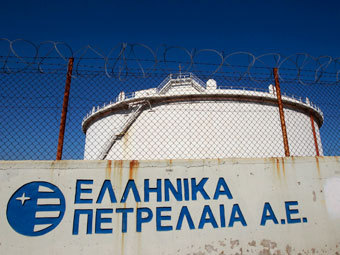 Завод компании Hellenic Petroleum в Греции. Фото Reuters