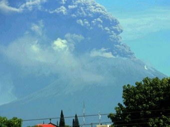 Извержение вулкана Сан-Кристобаль. Фото (c)AFP Извержение вулкана Сан-Кристобаль. Фото (c)AFP