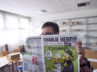 Обложка и последняя страница Charlie Hebdo от 19 сентября. Фото (c)AFP Обложка и последняя страница Charlie Hebdo от 19 сентября. Фото (c)AFP