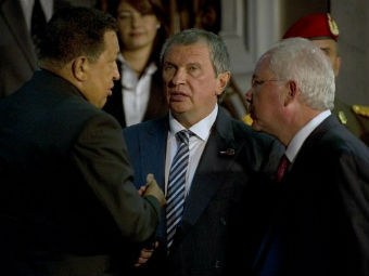 Уго Чавес и Игорь Сечин. Фото ©AFP