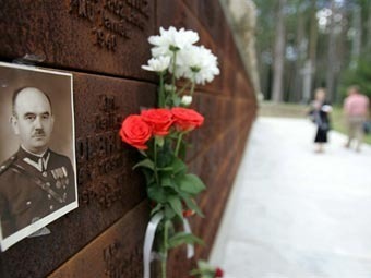 Мемориал в Катыни. Фото (c)AFP Мемориал в Катыни. Фото (c)AFP
