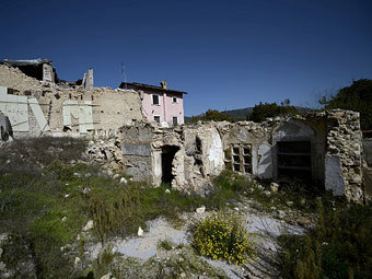 Последствия землетрясения в Италии. Фото (c)AFP Последствия землетрясения в Италии. Фото (c)AFP