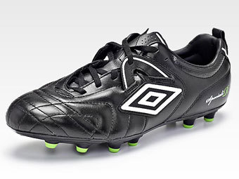Nike продала Umbro за четверть миллиарда долларов Nike продала Umbro за четверть миллиарда долларов
