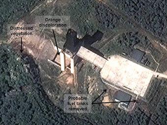 Спутниковый снимок ракетного полигона в Сохэ. Фото с сайта 38North.org Спутниковый снимок ракетного полигона в Сохэ. Фото с сайта 38North.org