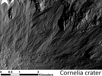 	 Извилистые овраги на Весте. Фото NASA/JPL-Caltech/UCLA/MPS/DLR/IDA