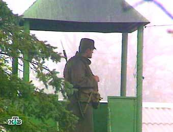 Военнослужащий на боевом посту. Кадр НТВ