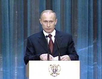 Владимир Путин на торжественном вечере, посвященном Дню милиции. Кадр НТВ