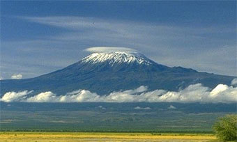 Ледник на вершине Килиманджаро. Фото с сайта unity.freenet.kz