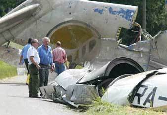 ������� ��-154 � ���������� �������. ���� Reuters, 27.08.2004