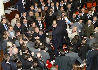 ������ � ��������� ���� ������� 24 ������� 2003 ����. ���� Reuters