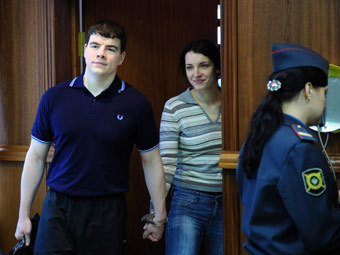 Никита Тихонов и Евгения Хасис в зале суда. Фото ИТАР-ТАСС