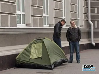 https://img.lenta.ru/news/2012/04/12/palatka/picture.jpg