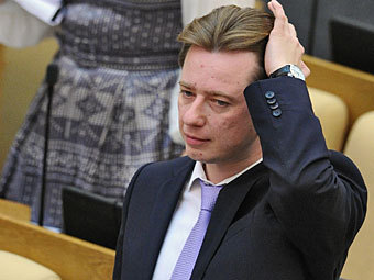 https://img.lenta.ru/news/2012/12/13/burmatov/picture.jpg