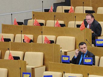 https://img.lenta.ru/news/2012/12/28/kprf/picture.jpg